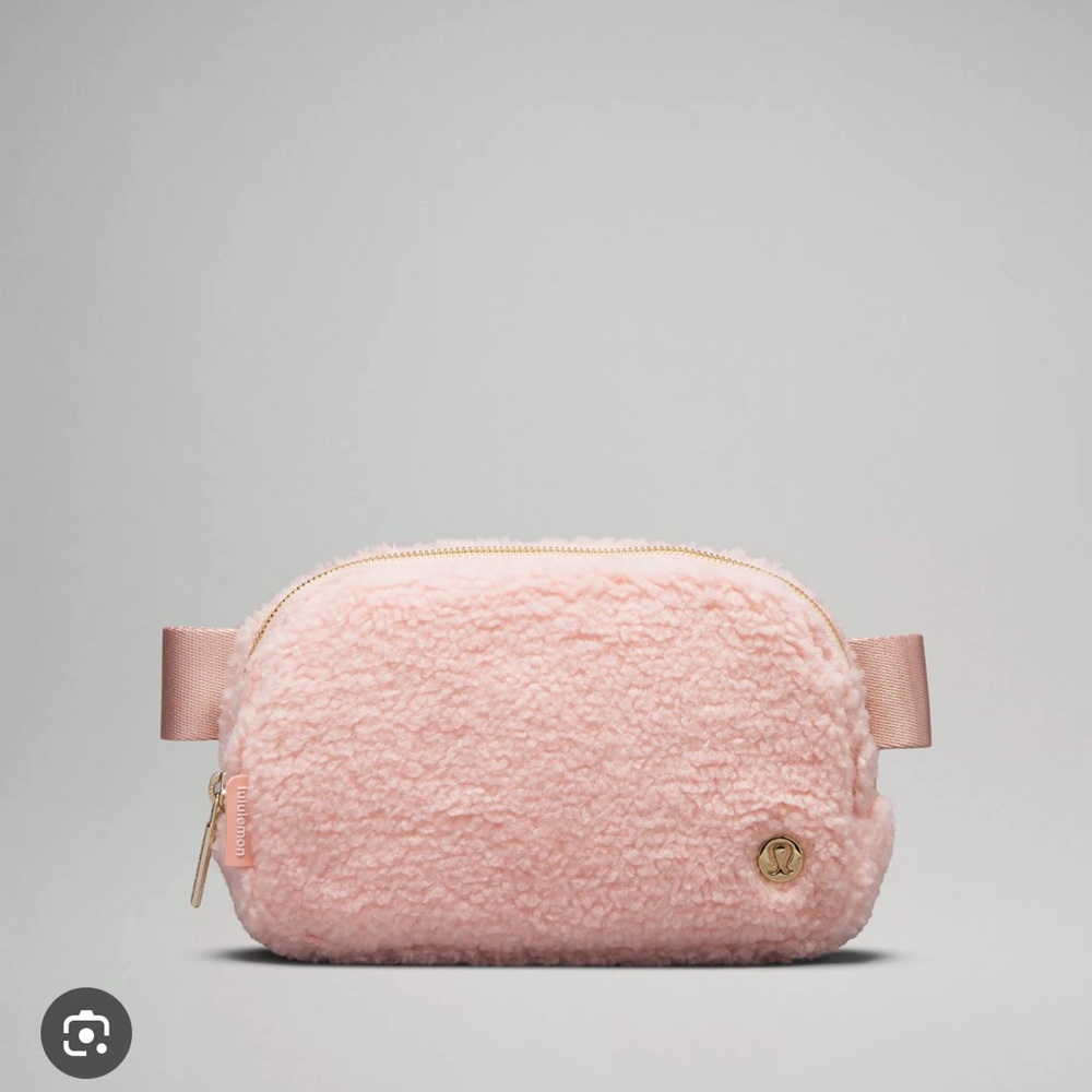 Lululemon Everywhere Belt Bag Fleece